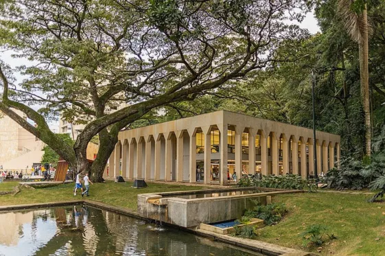 Lee más sobre el artículo Descubre los Museos en Cali y Conecta con el Arte Local