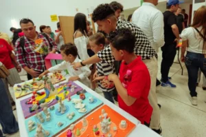 Lee más sobre el artículo ¿Arcilla o Plastilina? La Primera Decisión Clave En El Mundo del Modelado.