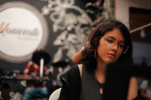 Lee más sobre el artículo Detox Creativo 2026: El Reto de 21 Días Para Soltar el Celular y Recuperar tu Paz